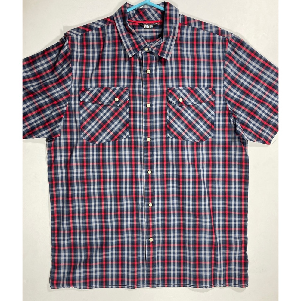 North Face pearl snap short sleeve shirt size L.
